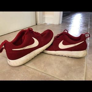 Nike Roshe Run - Size 8.5